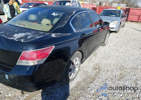 2008 Honda Accord 2.4 Lx z USA, uszkodzony, nr VIN 1HGCP26398A060405